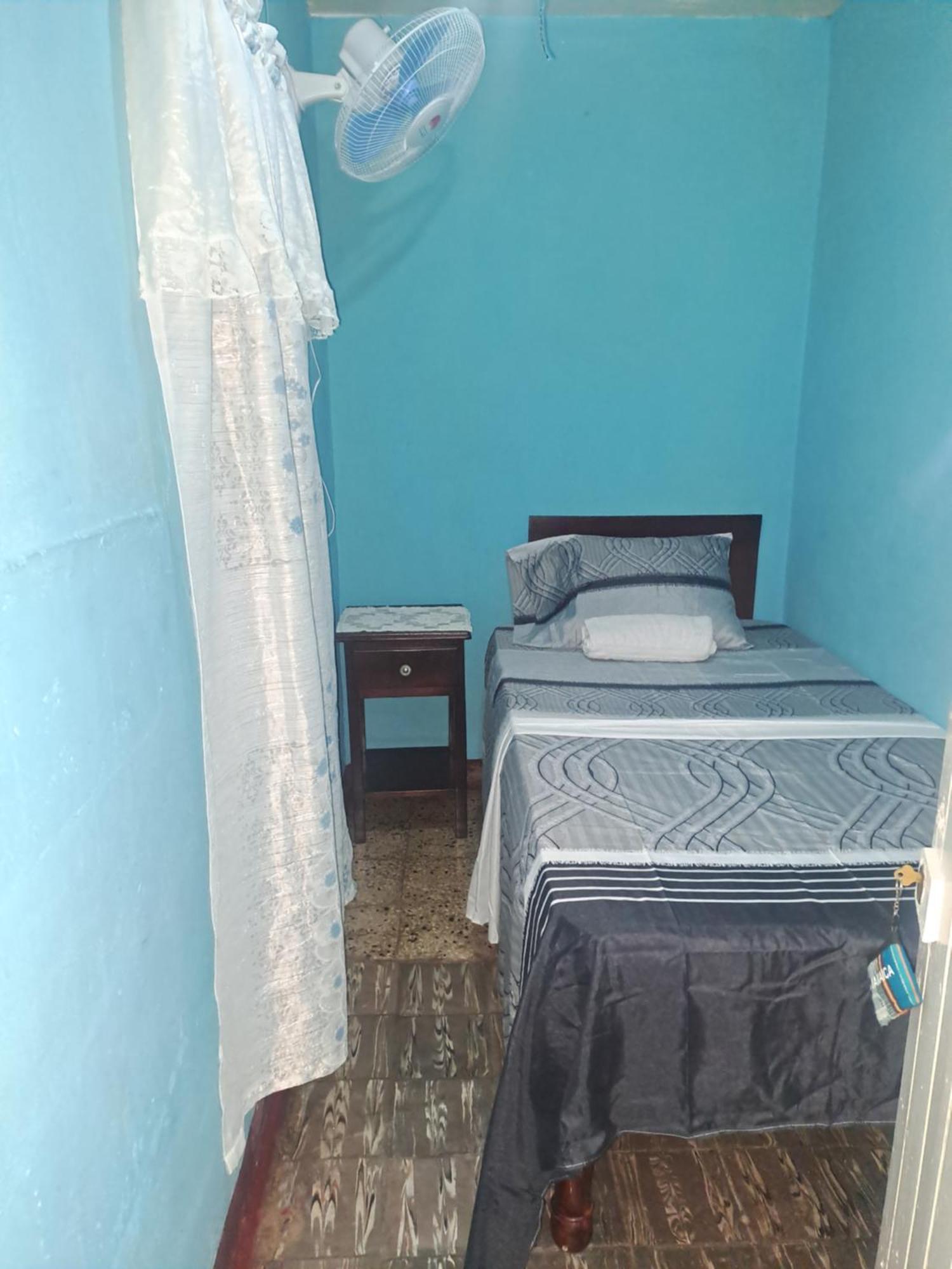 Kingston Airport Bed And Breakfast 外观 照片